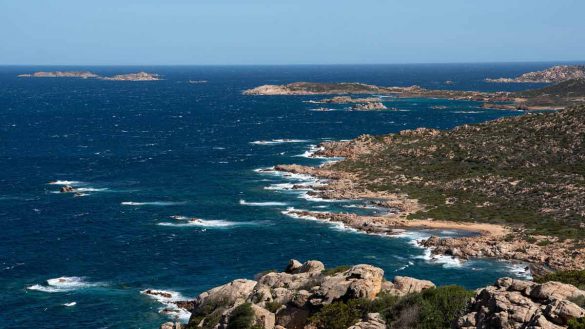 Come arrivare alla Maddalena in auto e cosa vedere