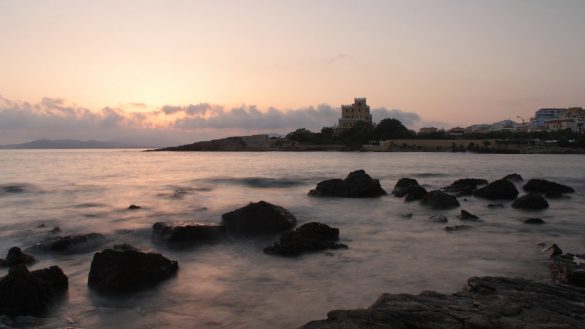 Alghero e dintorni: cosa si può visitare viaggiando in auto?